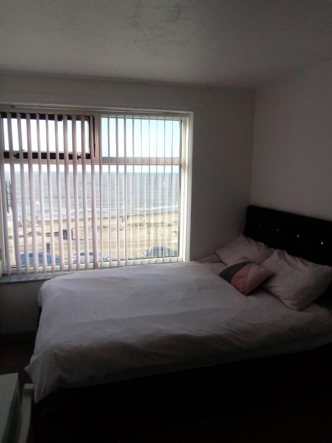 Arnies Hotel Blackpool Esterno foto